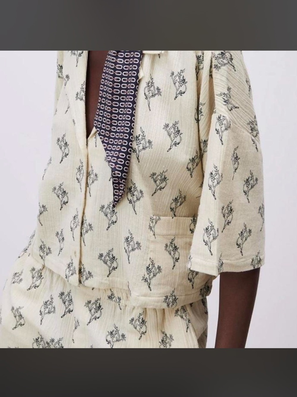 ZARA printed chiffon style button up top - Picture 5 of 10